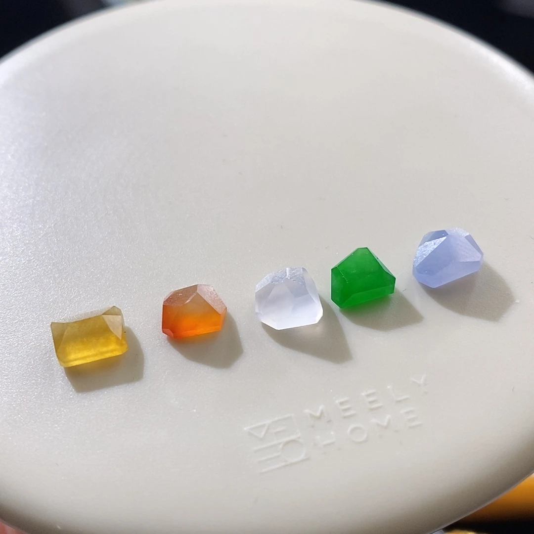 翡翠裸石多宝切面