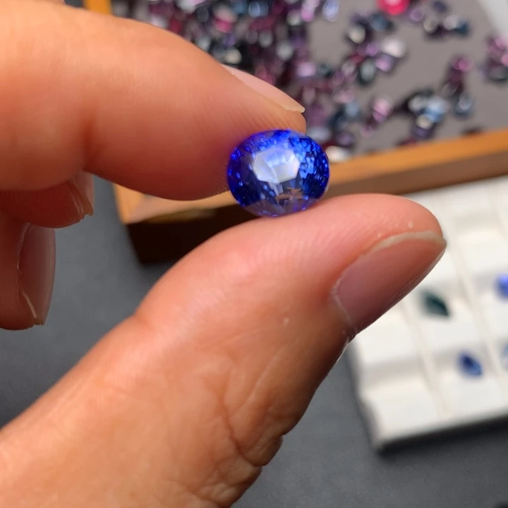 蓝宝石裸石未镶嵌6.05克拉天然老烧蓝宝石皇家蓝