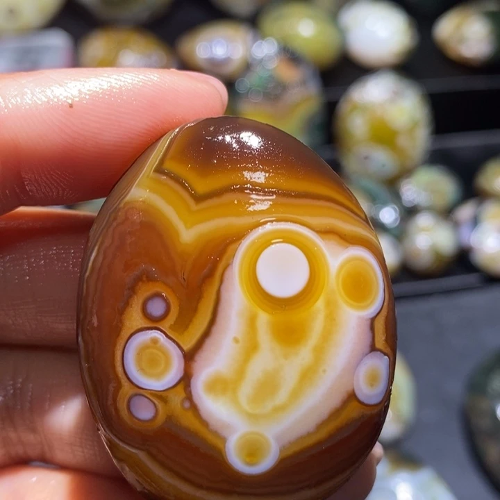 玛瑙/玉髓未镶嵌珠宝奇石49