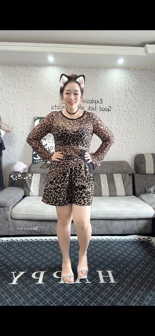 依依家大码女装3132.3.时尚豹纹网纱微透性感打底衫防晒热裤拉裤