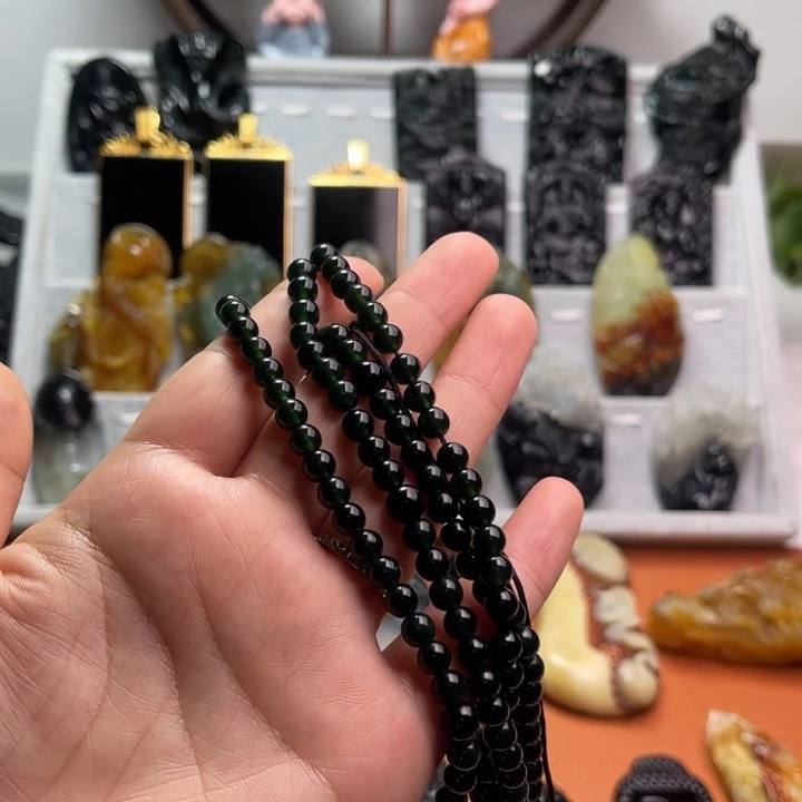 蛇纹石玉颈饰未镶嵌_***昱