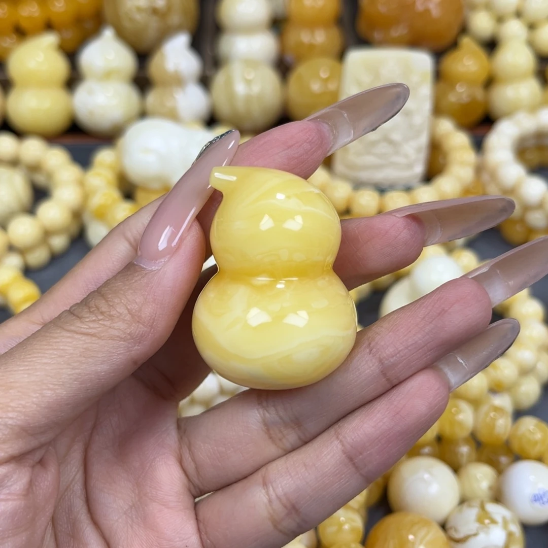 手串琥珀未镶嵌……