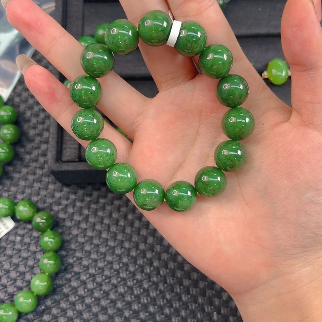 颈饰未镶嵌和田玉阳绿卡14手串