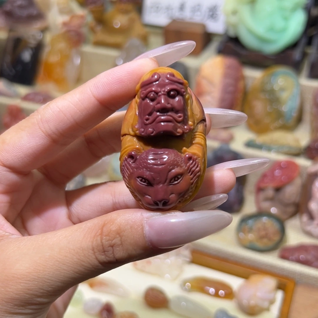 石英质玉未镶嵌颈饰