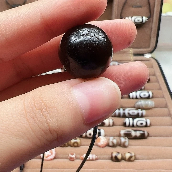 玛瑙/玉髓颈饰未镶嵌输**称