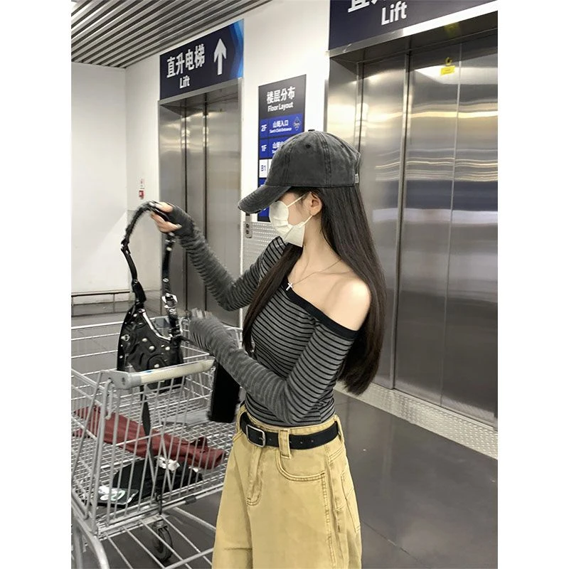 春秋显瘦修身气质复古条纹露肩长袖T恤女装新款早秋打底衫上衣ins