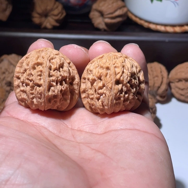 文玩核桃吊坠35小白狮子