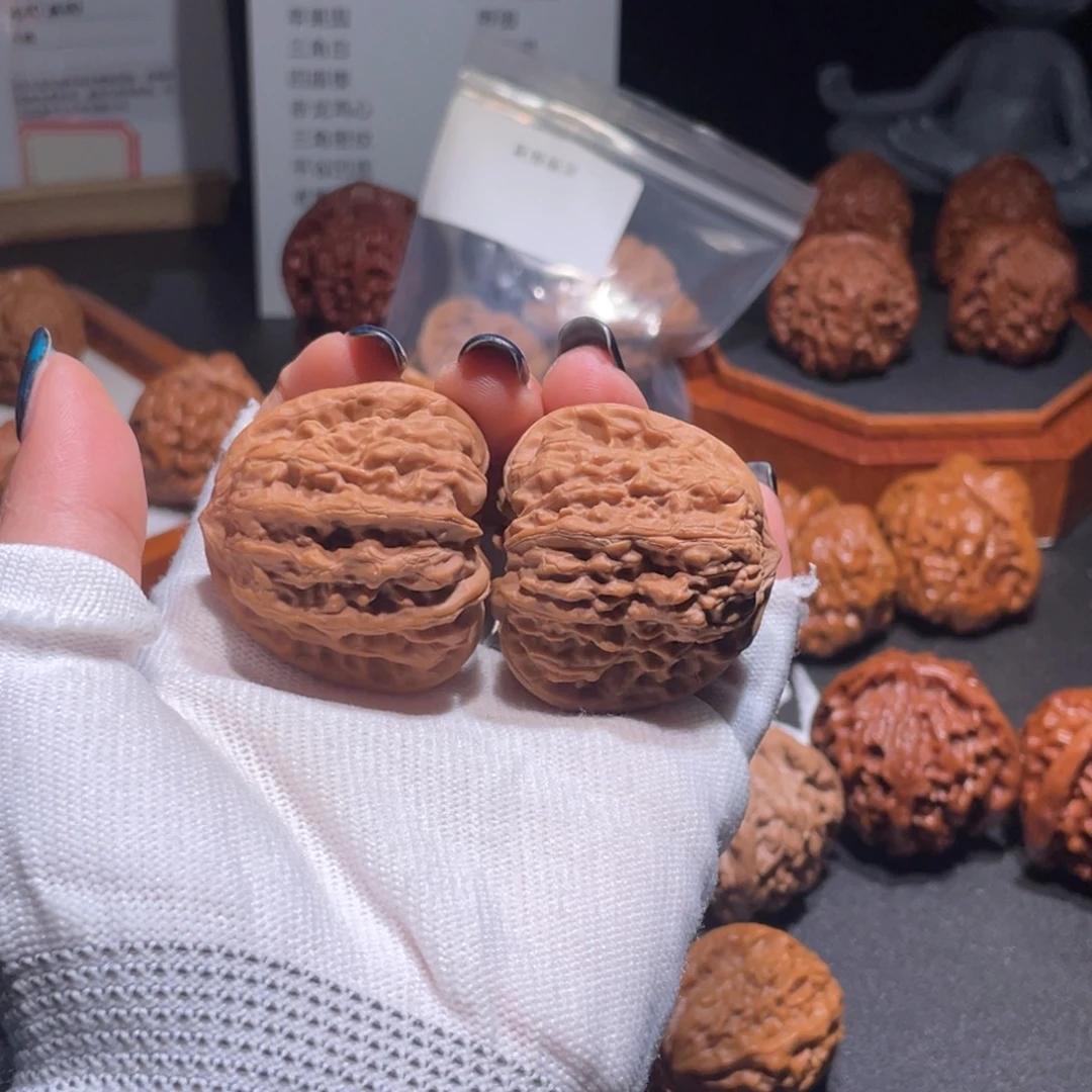 吊坠文玩核桃40.37平谷凹底9215