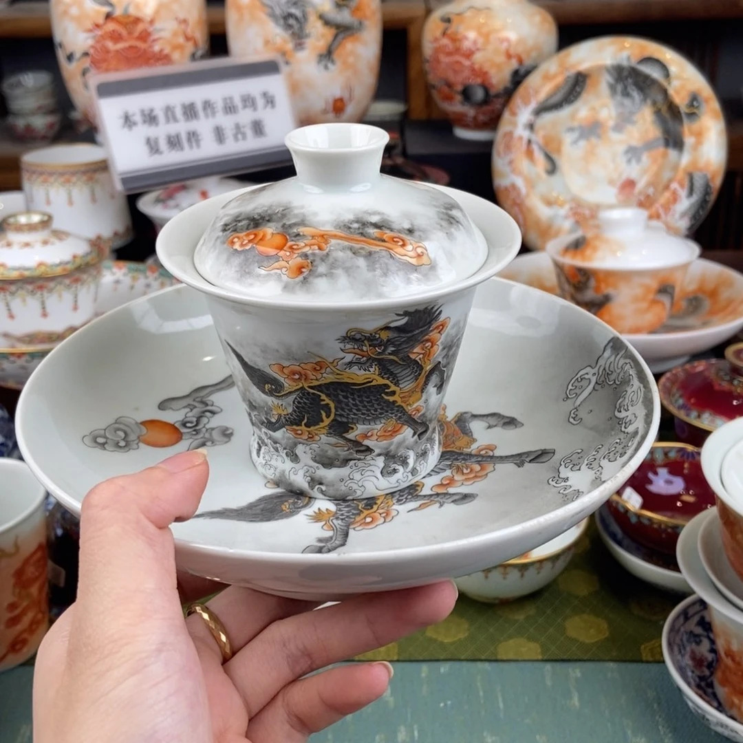 陶瓷的设计师是一个人