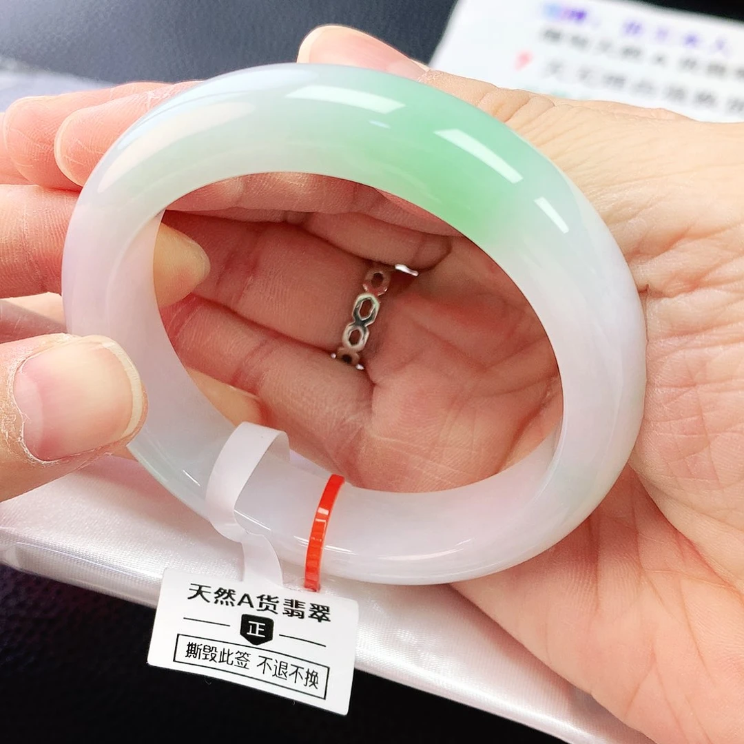 未镶嵌手镯翡翠52轮胎