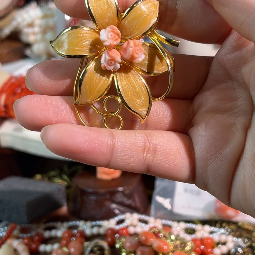 明***格非金属小花花的胸针