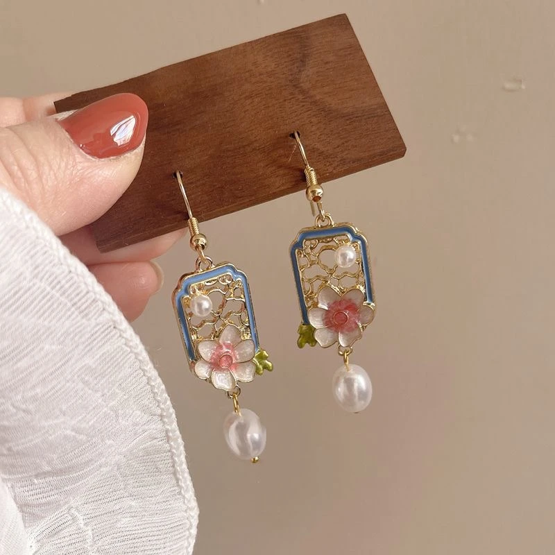 新中式镂空滴釉花朵仿珍珠耳环女2025新款高级感时尚百搭耳钉耳饰