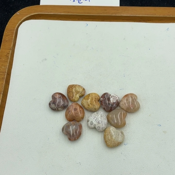 硅化珊瑚（珊瑚玉）合金颈饰