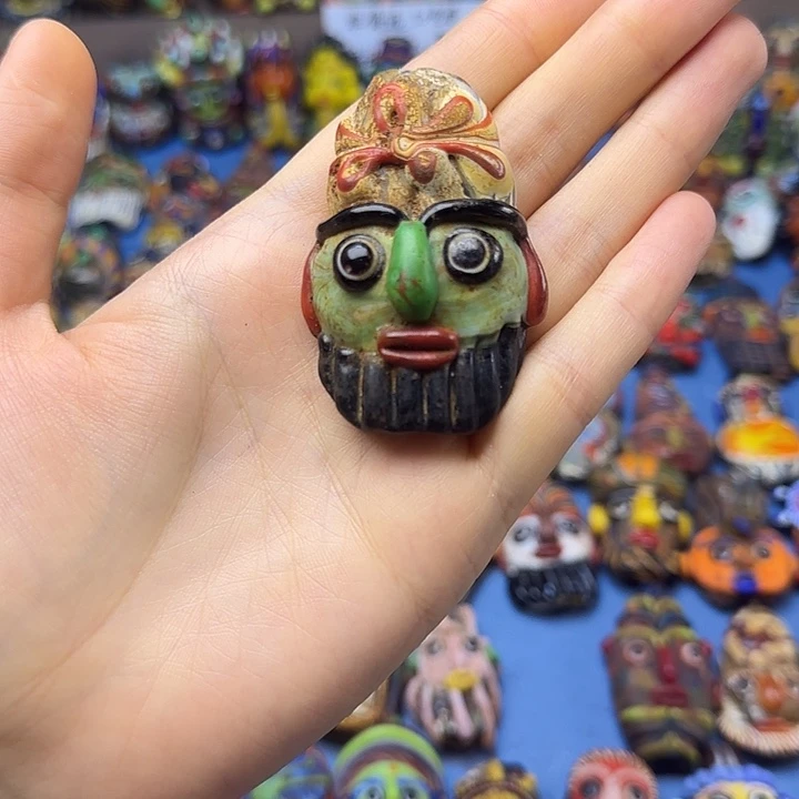 琉璃非金属玻璃颈饰绿脸头花娃