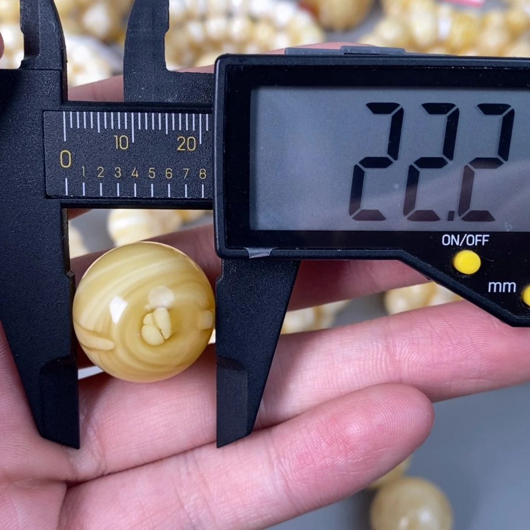 未镶嵌琥珀珠宝奇石