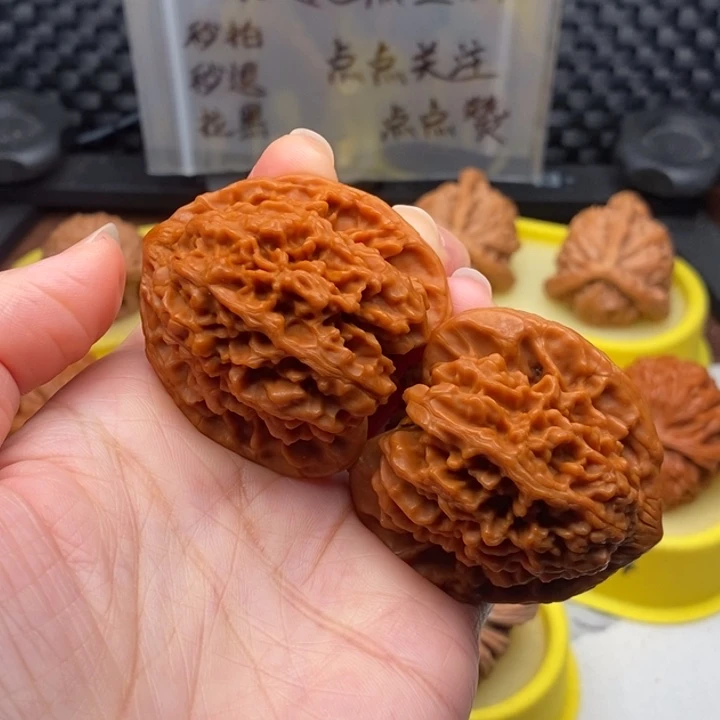 文玩核桃吊坠44满天星