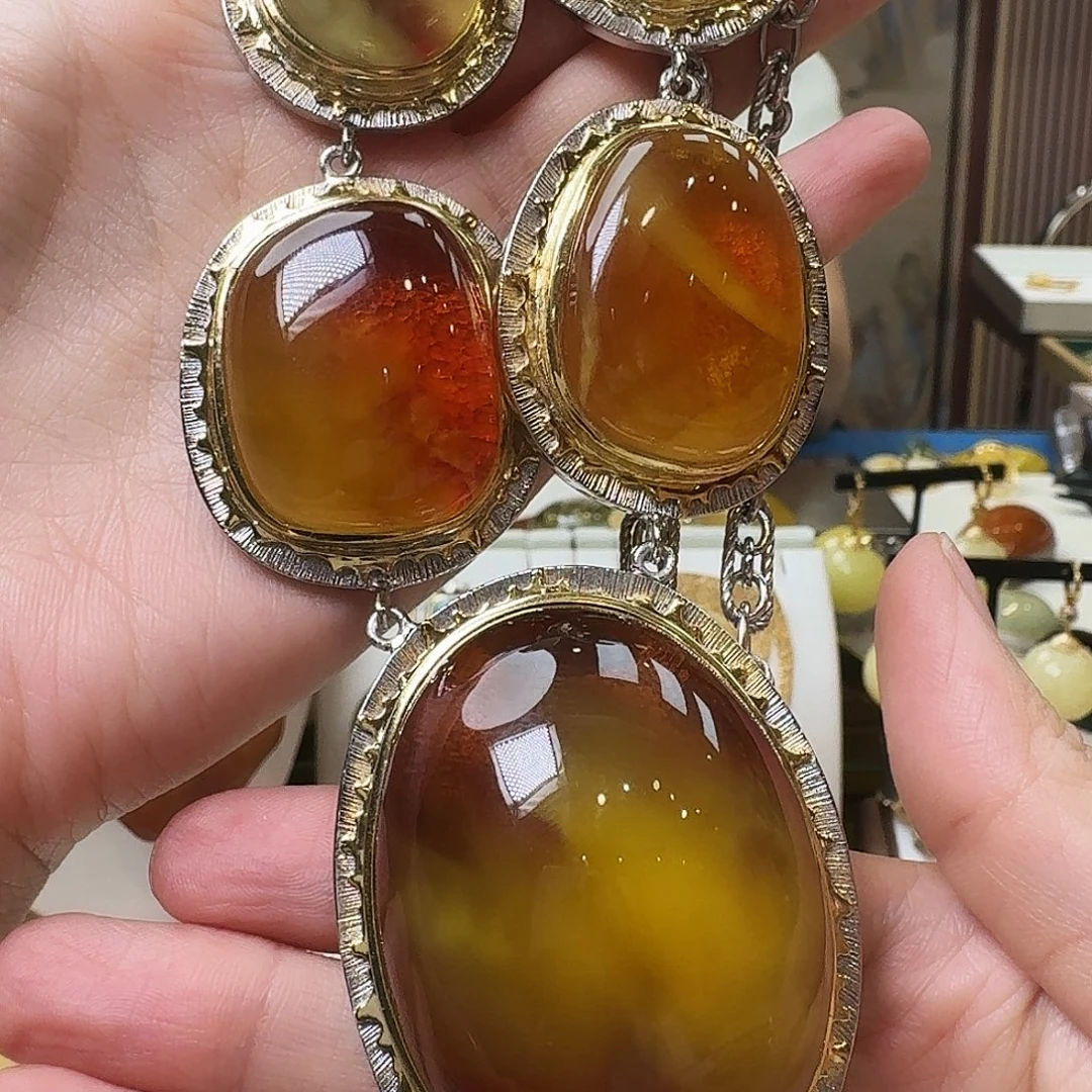 琥珀未镶嵌颈饰吊坠