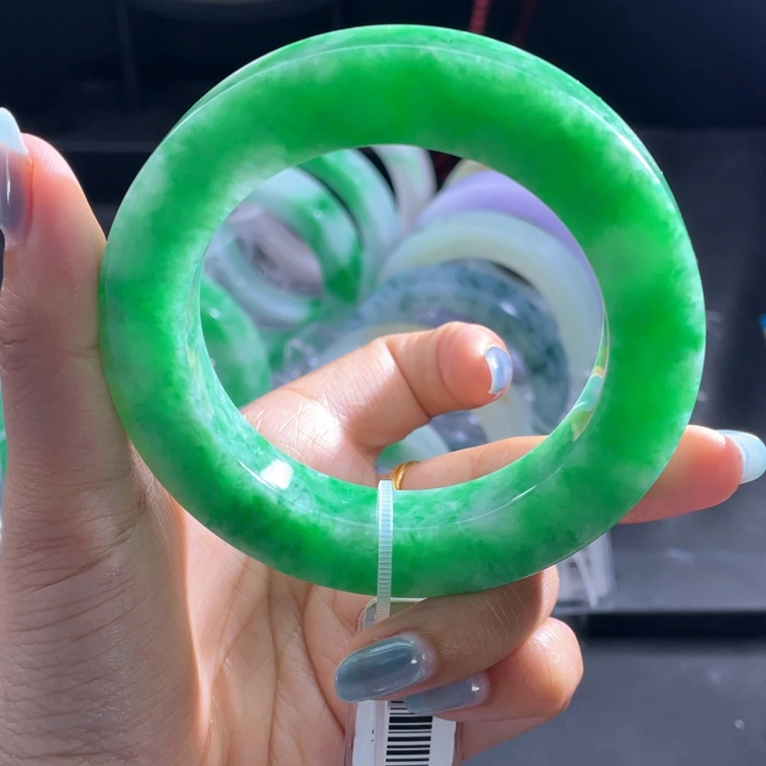 未镶嵌手镯定制翡翠