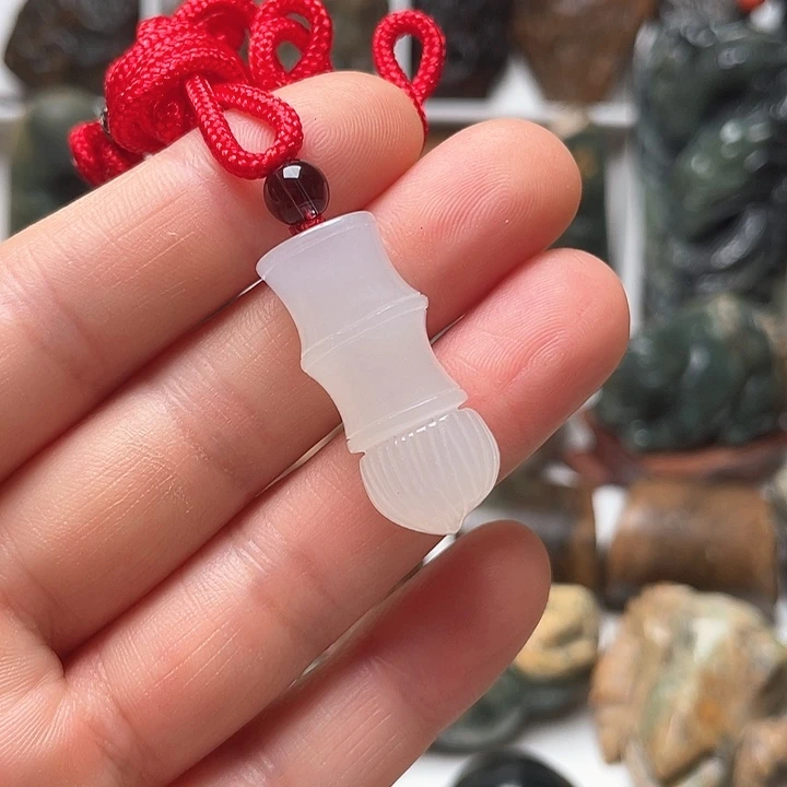 未镶嵌蛇纹石玉挂件