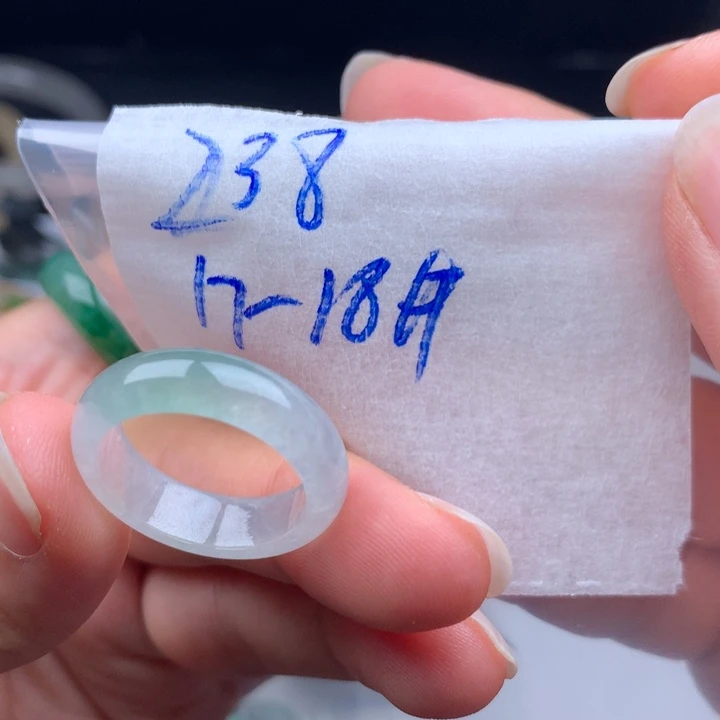 小***友未镶嵌戒指翡翠戒圈
