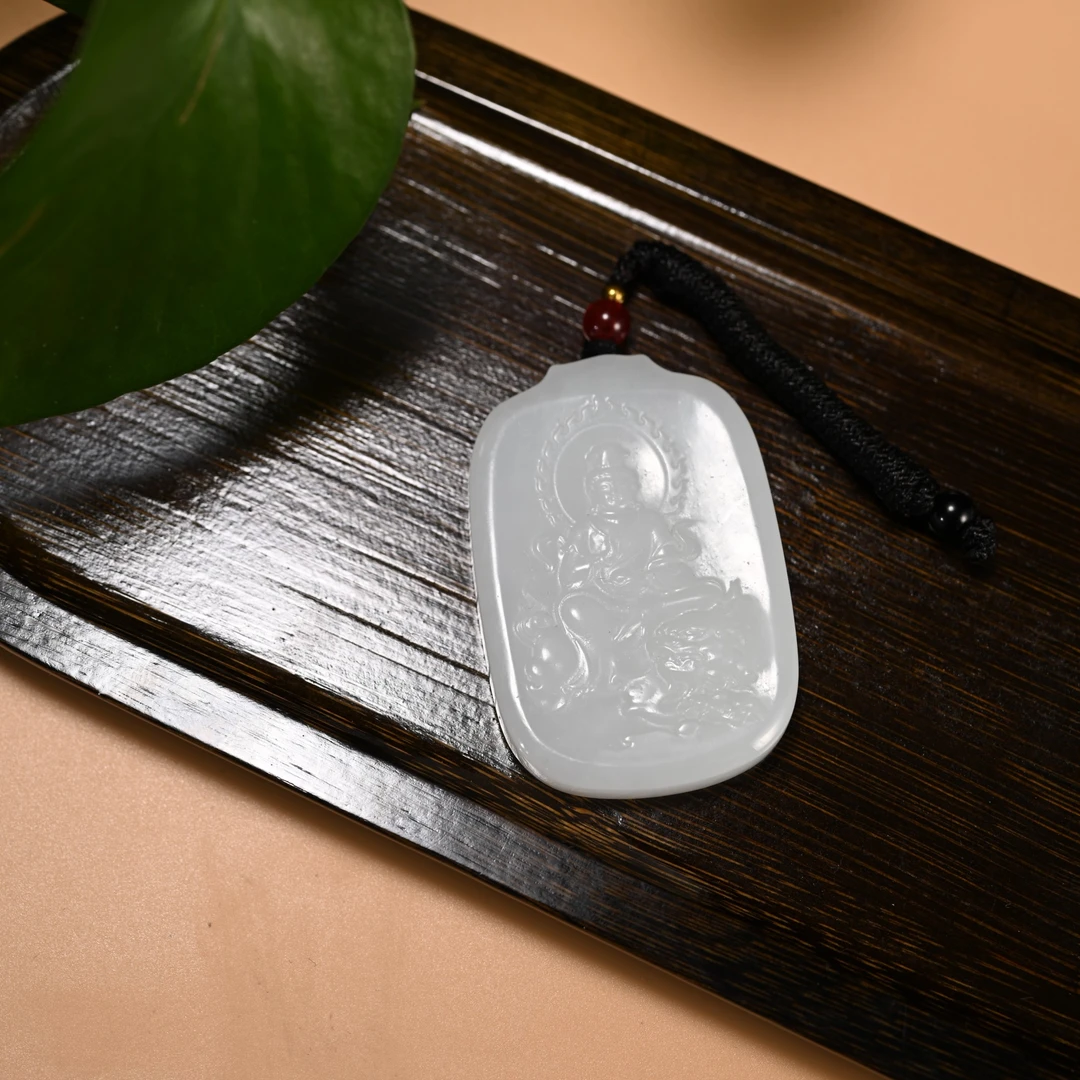 LOT8848 2511250080和田玉白玉文殊菩萨牌佩/保利