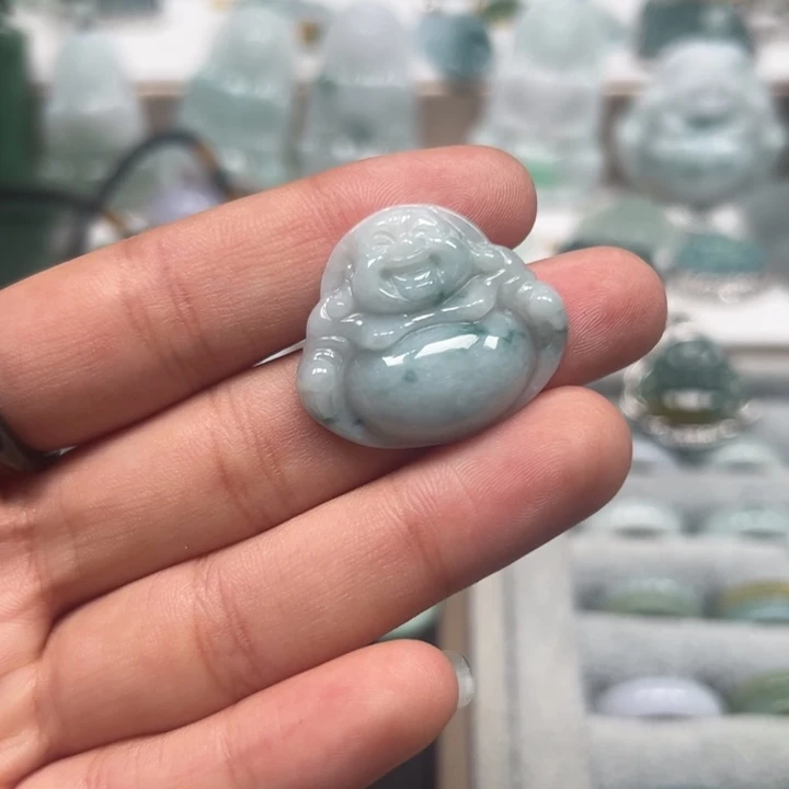 翡翠未镶嵌颈饰佛公