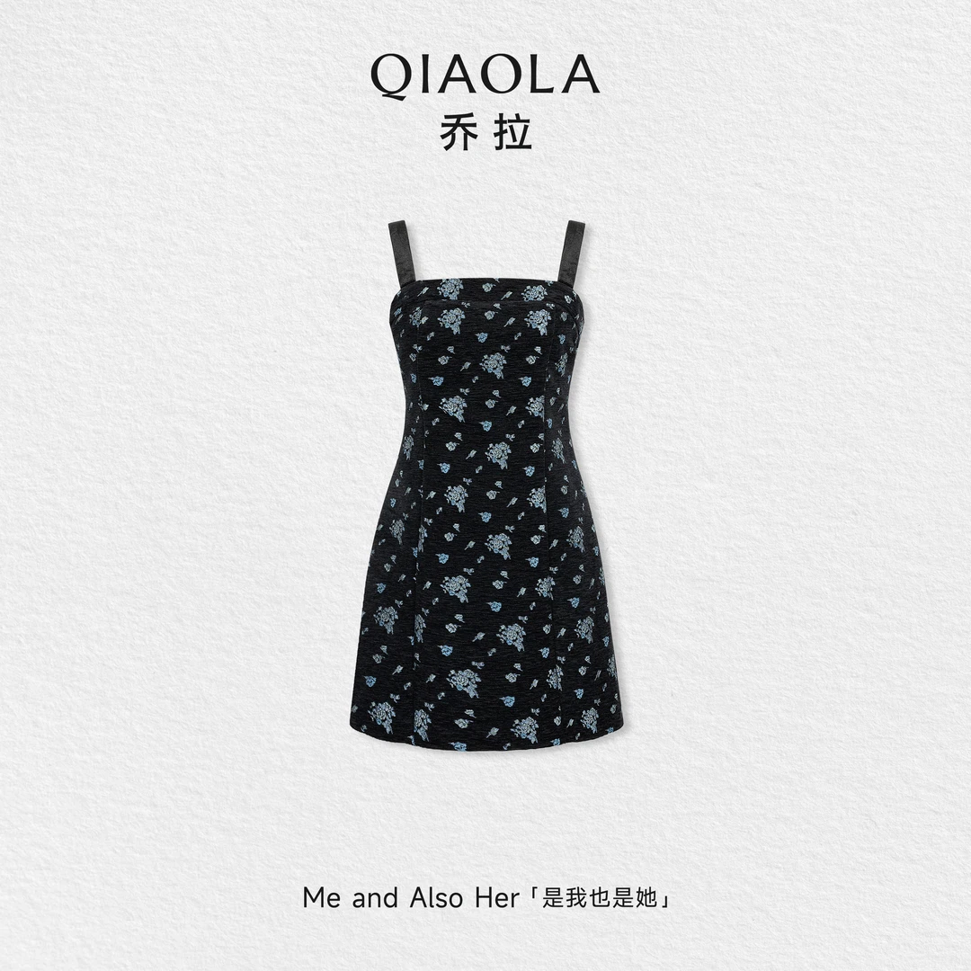 QIAOLA/乔拉【凛冬蓝调】秋冬复古碎花经典方领设计收腰百搭连衣裙