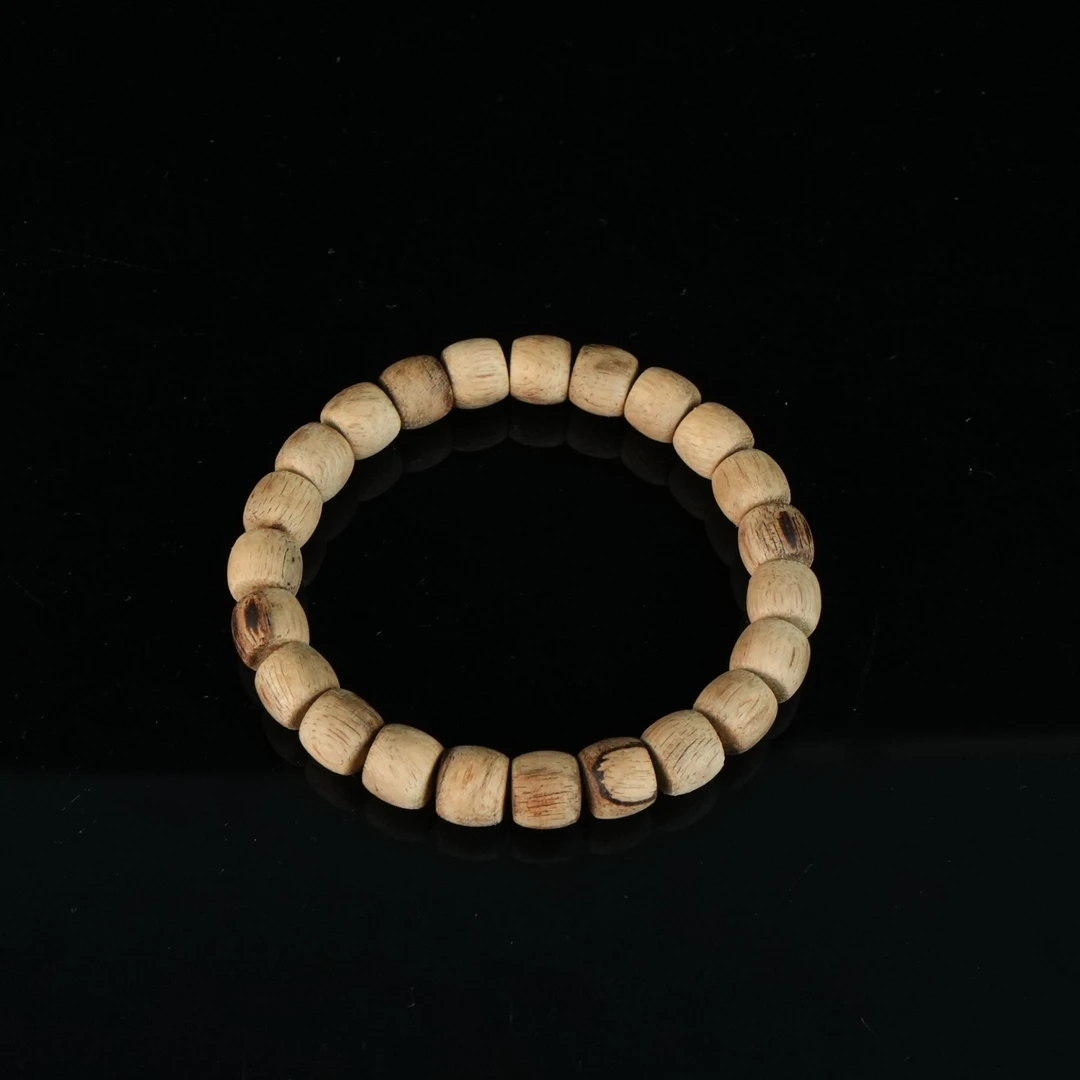 4212达拉干沉香软丝老料老型珠0.92x0.82cm  4.17g