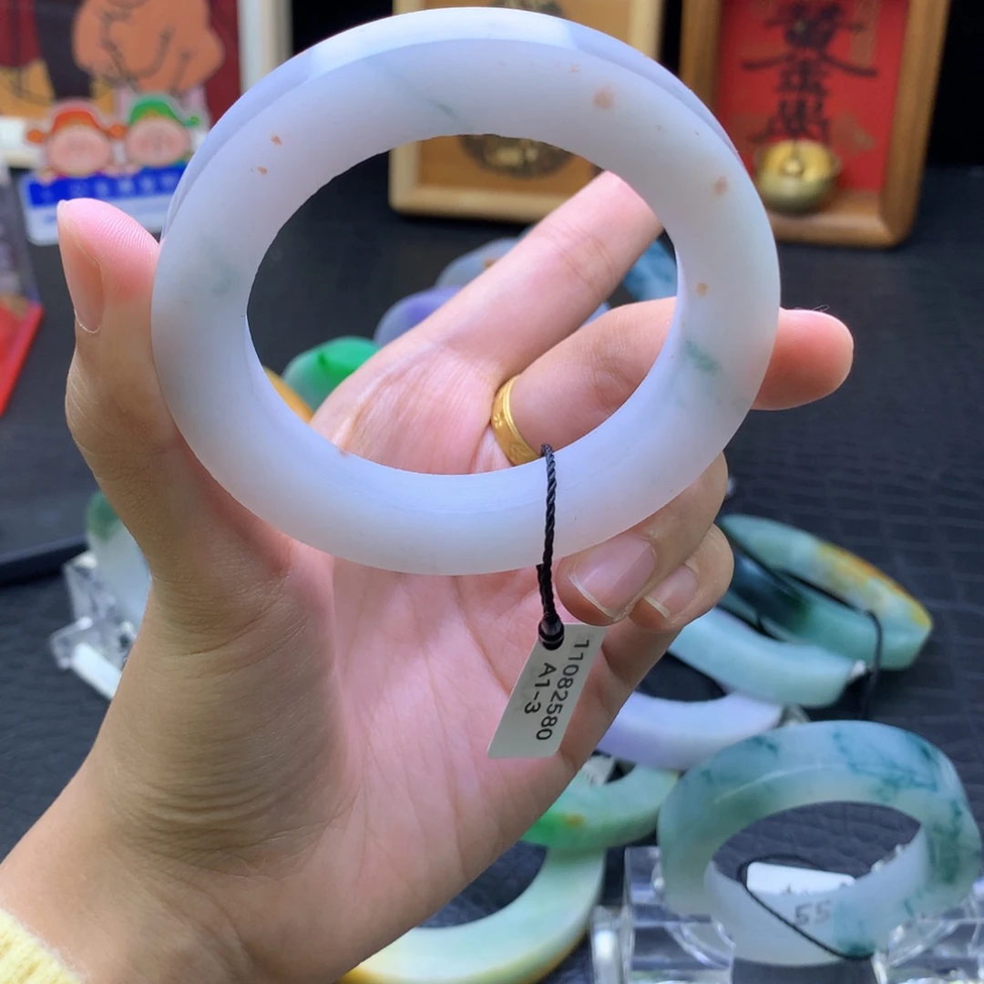 定制翡翠未镶嵌翡翠手镯