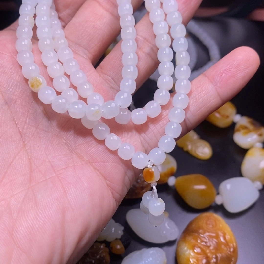 迪***生和田玉未镶嵌手链