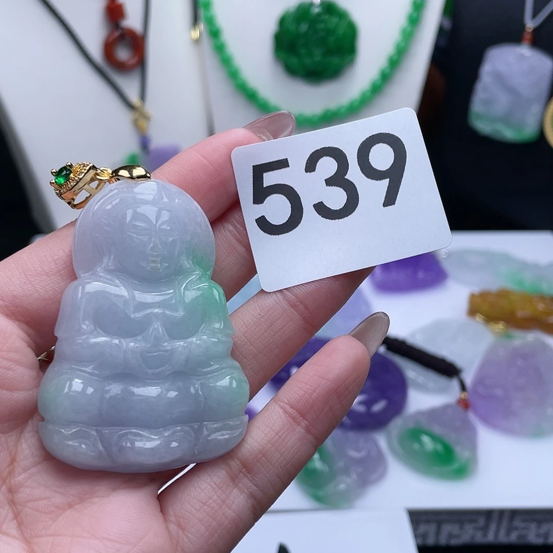 翡翠吊坠(赠链)未镶嵌