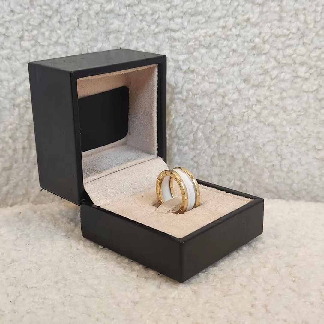 95新 BVLGARI/宝格丽 玫瑰金白陶瓷戒指/H02964