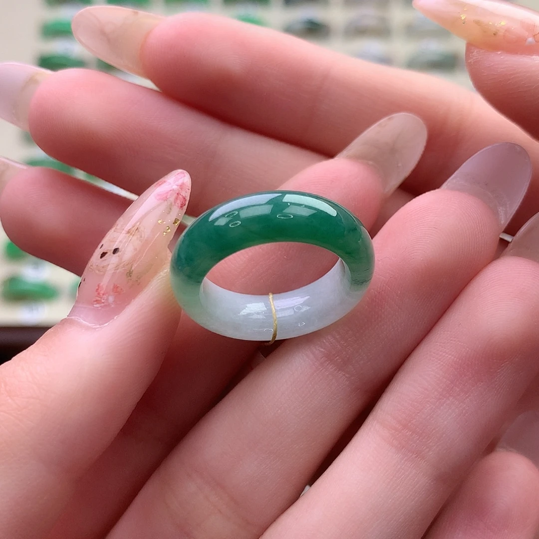 翡翠未镶嵌戒指港12