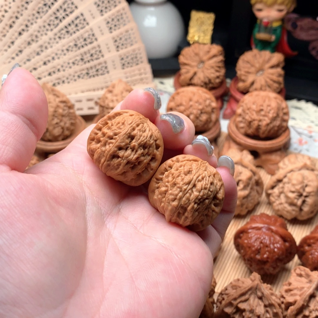 茵***把件文玩核桃29球白