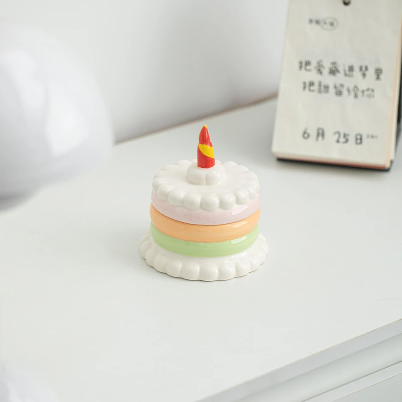 可爱生日蛋糕陶瓷首饰盒创意少女心收纳盒桌面饰品糖果罐储物罐