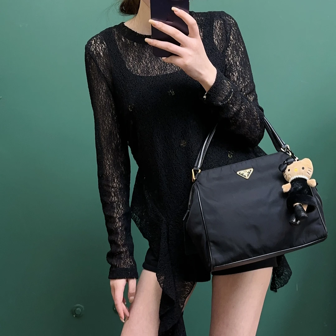 95新 Prada/普拉达 TH775 尼龙黑金降落伞单肩腋下包