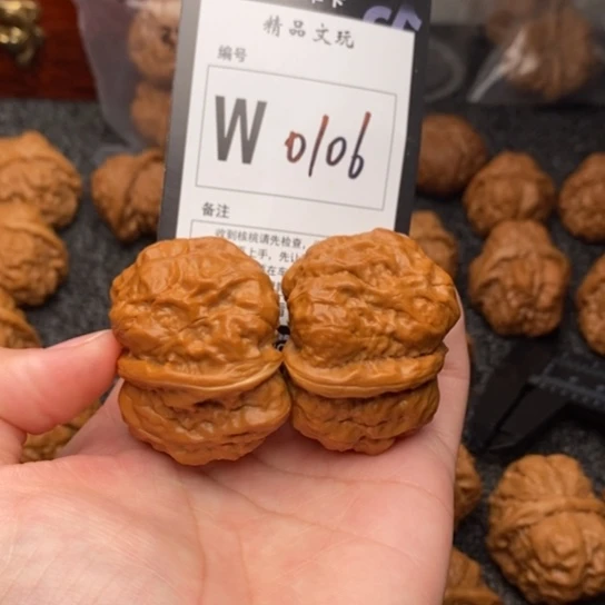 吊坠桃核我是第37