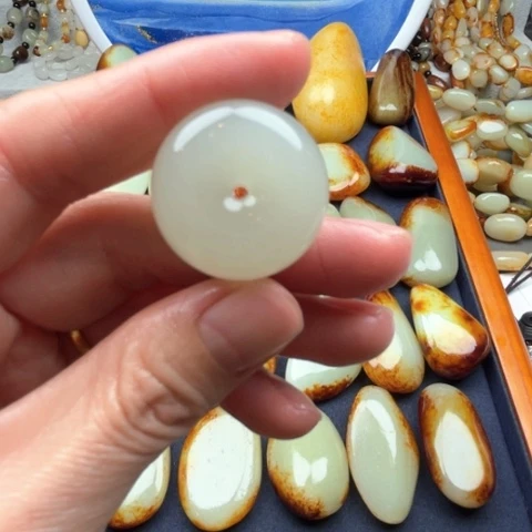 和田玉颈饰未镶嵌情**陀