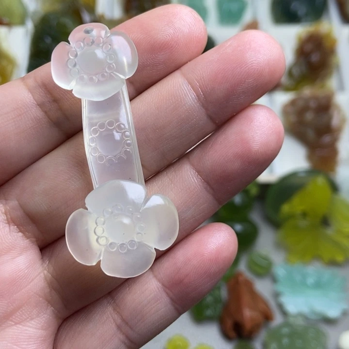 未镶嵌蛇纹石玉挂件