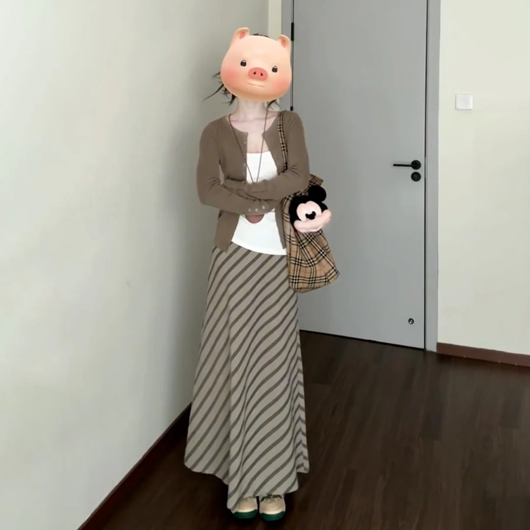 大码胖mm秋季新款宽松针织外衫女+吊带背心+条纹半身裙三件套装