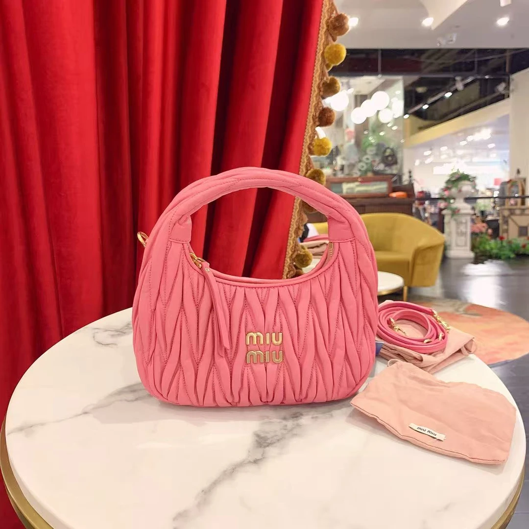 95新 MIU MIU/缪缪 GGS褶皱hobo小号粉色金扣羊皮单肩包68991581