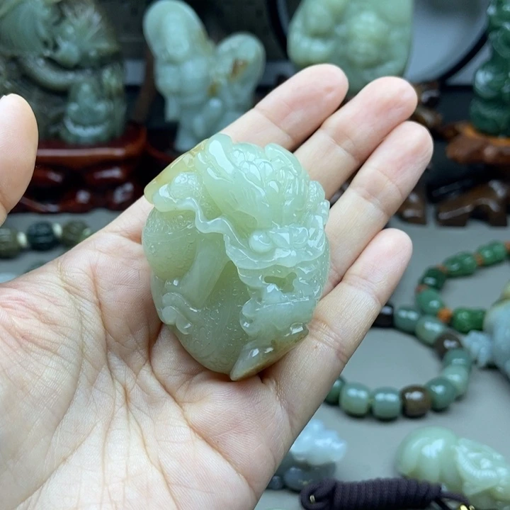 和田玉未镶嵌把件遇*缘