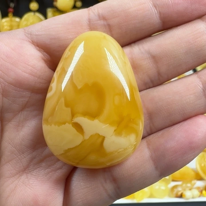 蜜蜡未镶嵌珠宝奇石
