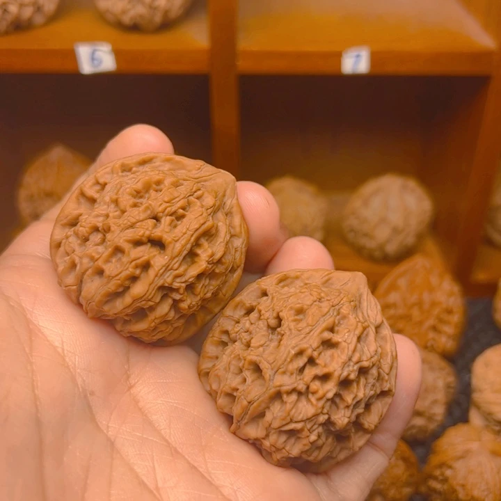 桃核把件39尺全品水龙纹