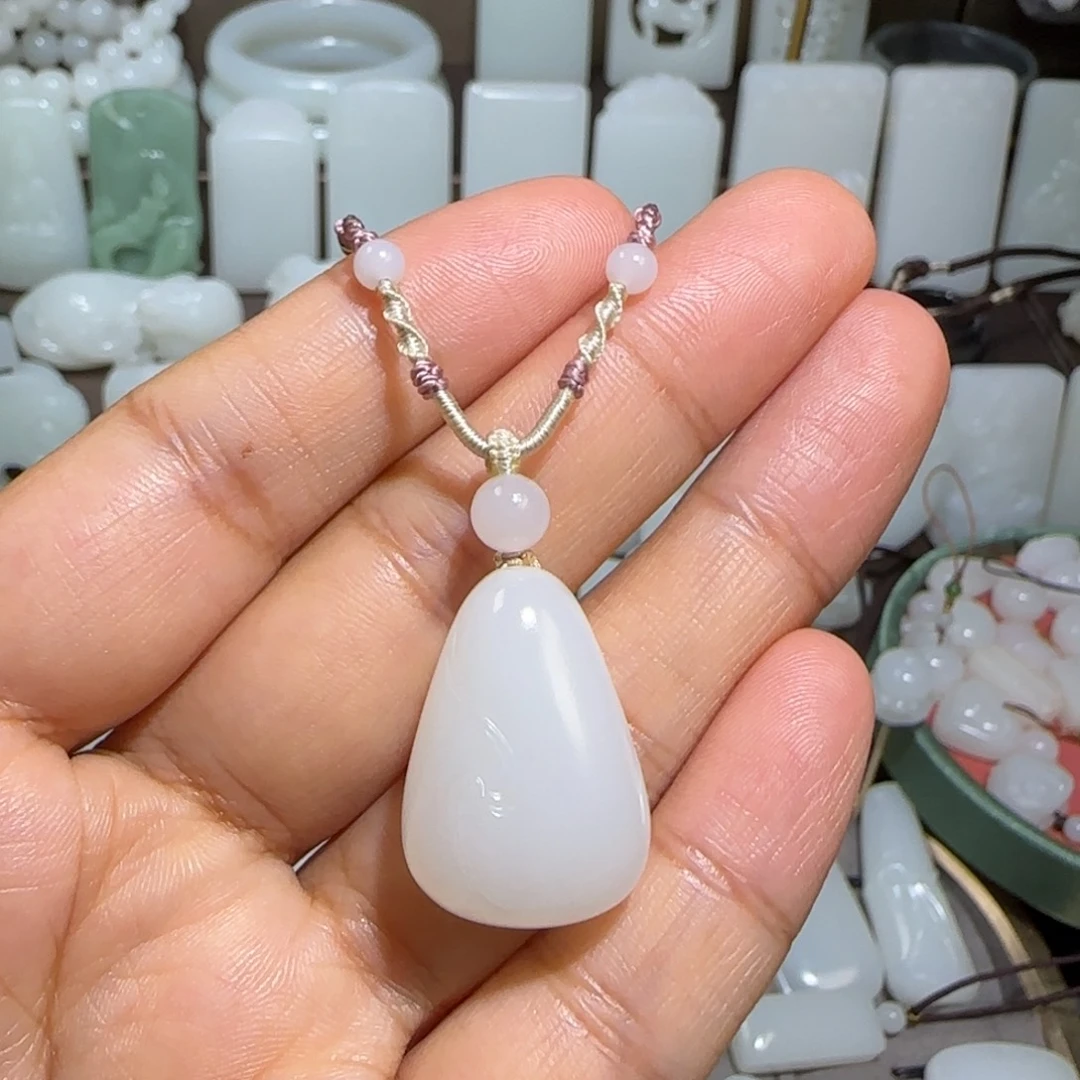 和田玉颈饰未镶嵌