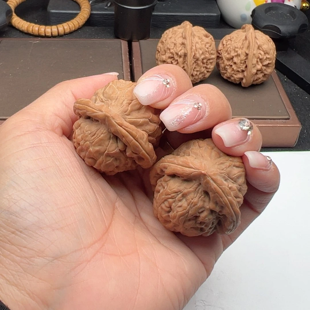 文玩核桃把件金字塔