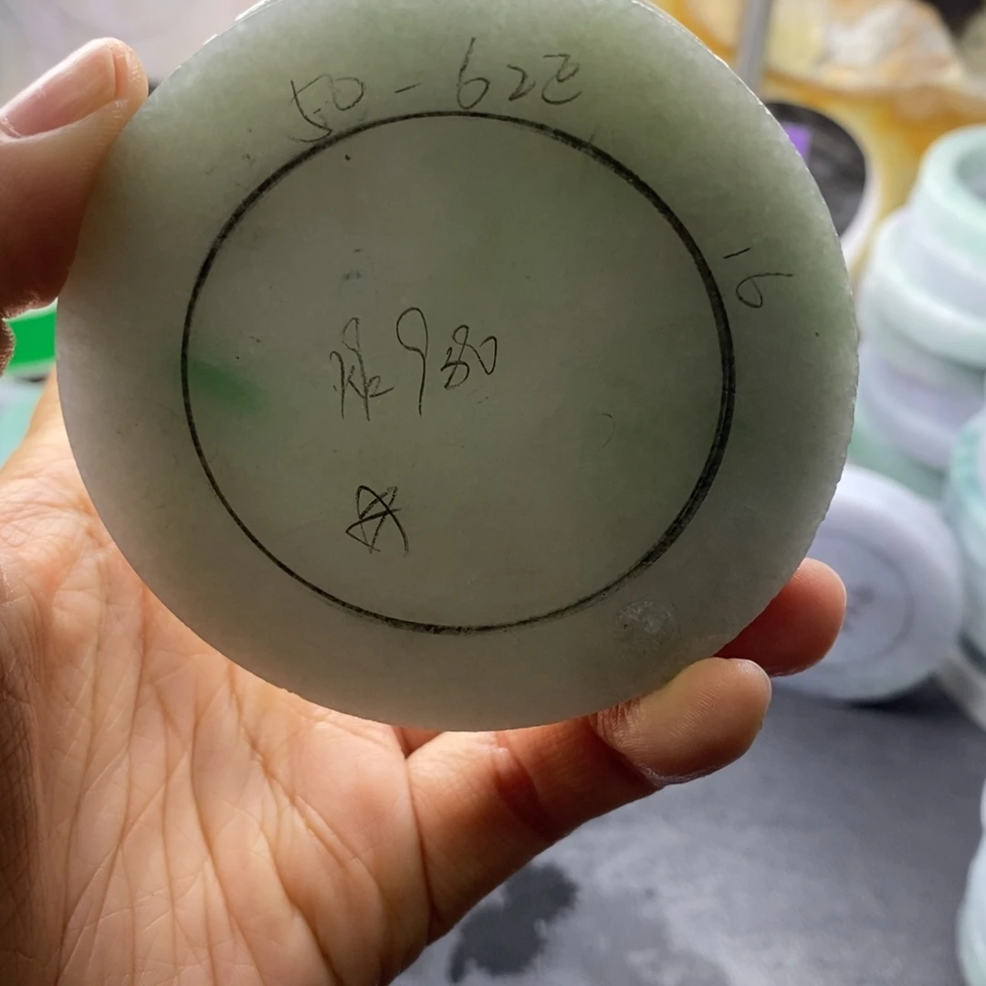 定制翡翠未镶嵌翡翠手镯