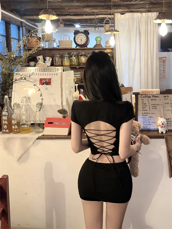 辣妹绑带露背短袖T恤女夏季蕾丝拼接修身设计感黑色紧身烫钻上衣