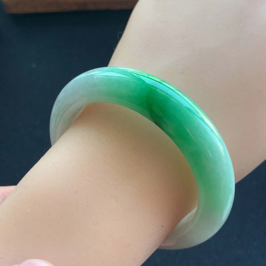 翡翠未镶嵌手镯95号52正