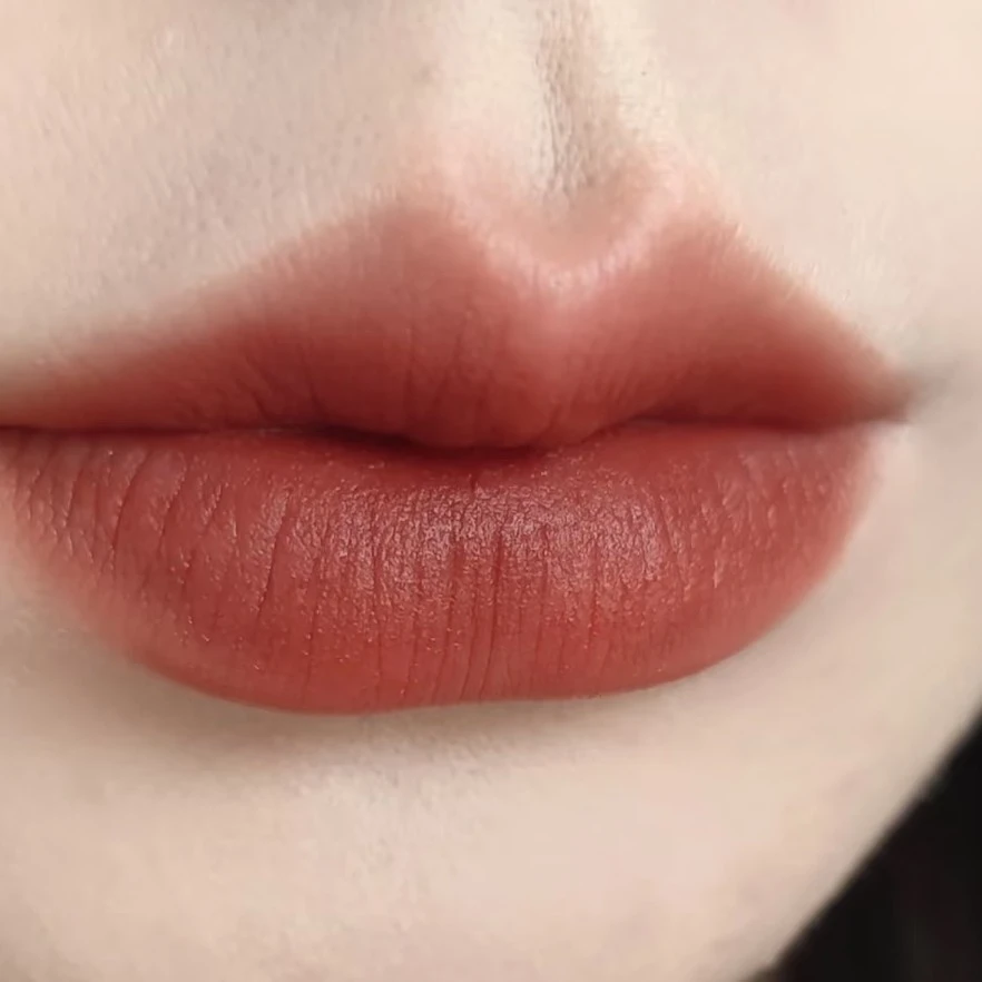 cli 中可爱唇釉#03